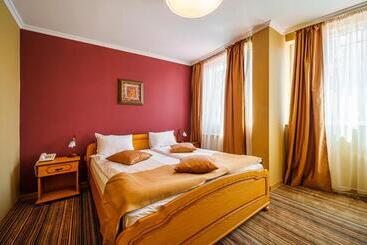 호텔 Avion   Self Check In