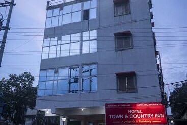 Hotel Town And Country Inn