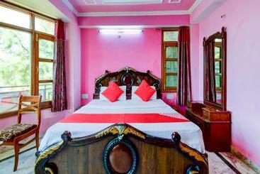 בית מלון כפרי Oyo 77631 Green Nautre Ville