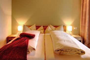 Отель Derneuwirt