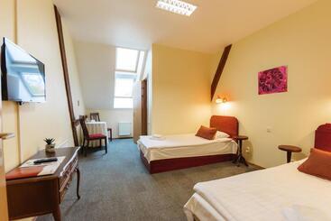 هتل Jaunmoku Palace Complex