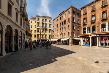 Apartahotel San Luca Flats