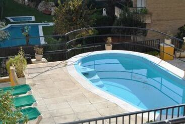 Apartaments Monjardí