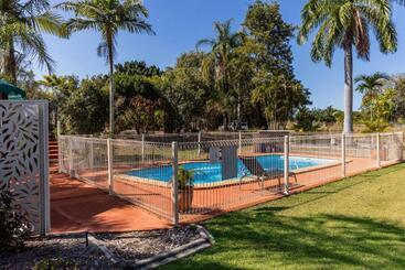 فندق على الطريق Benaraby Hilltop Motorinn