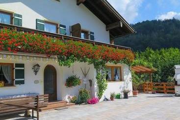 Отель Haus Wiesenrand Kurz