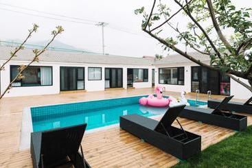 호텔 Hidden In The World Child Memory Courtyard