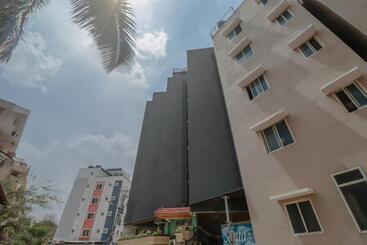 هتل Santa Maria Near Indiranagar Metro Station
