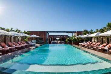 The Ray Hotel Delray Beach, Curio Collection By Hilton