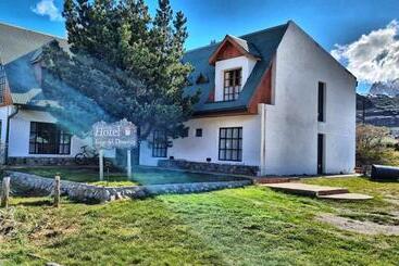 Hotel Lago Del Desierto