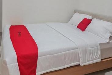 Hotel Reddoorz Syariah @ Boemi Guesthouse Tasikmalaya