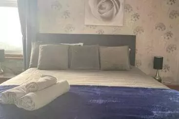 تختخواب و صبحانه Whiteways Guest House