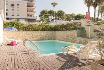 בית מלון כפרי Appart City Classic Antibes