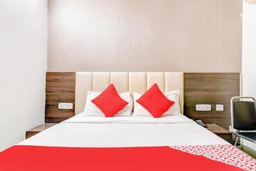 Flagship Hotel Royal Grand