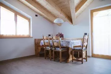 ホテル Agritur Rizzi Di Inama Ugo