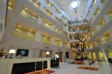 هتل Avalon Courtyard