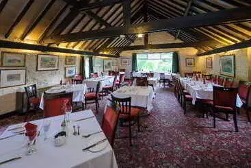 Hotelli Brown Trout Golf & Country Inn