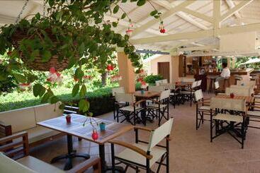 ホテル Spiti Prifti