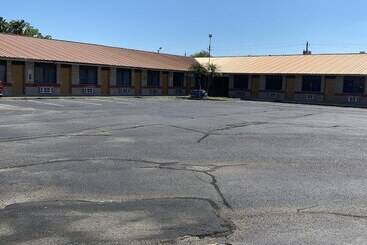 Motell Executive Inn And Suites