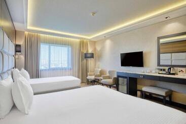 ホテル Dedeman Sanliurfa