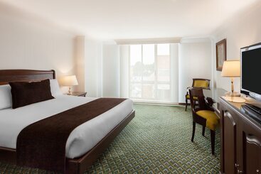 בית מלון כפרי Embassy Park