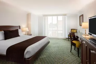 בית מלון כפרי Embassy Park