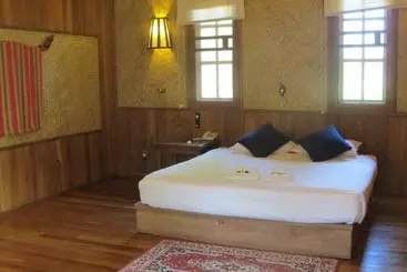 Hotel Pindaya Inle Inn