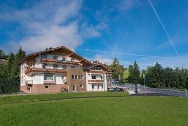 هتل Landhaus Hubertus Wellness & Breakfast