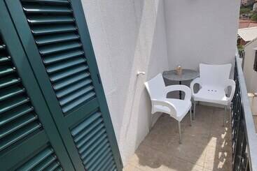 Pension Apartments Neva Supetar