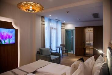 בית מלון כפרי New Egreta Resort