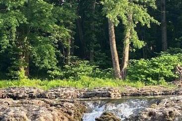 הוסטל Murphys Law Inn 5