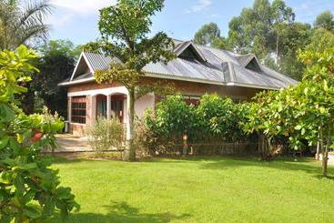 호텔 Jt Cottages Ntungamo