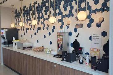 בית מלון כפרי La Quinta Inn & Suites By Wyndham Terrell