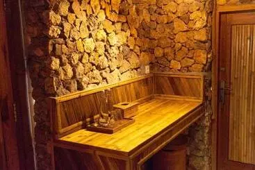 Hotelli Elang Hillside Bamboo Villas