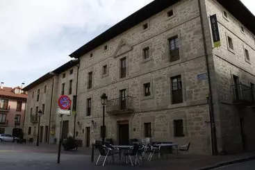 Отель Arganzón Plaza