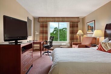 Отель Hilton Garden Inn Chicago / Oak Brook