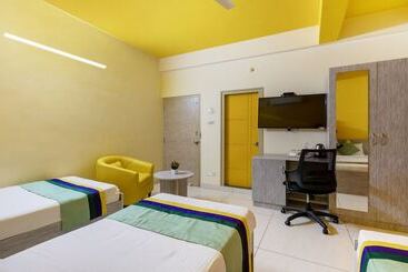 酒店 Treebo Four Seasons