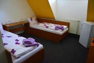 Retkeilymaja Restaurace A Penzion Lutena