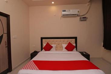 בית מלון כפרי Oyo 39292  Tejasvi