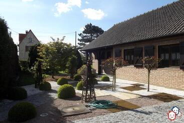 Bed and Breakfast Akoa Villa