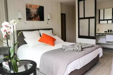 Bed and Breakfast Akoa Villa
