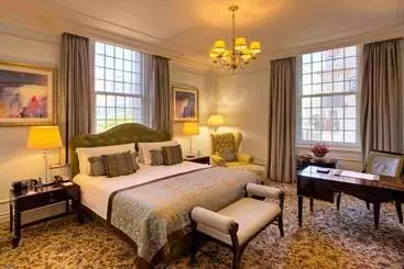 בית מלון כפרי Taj Cape Town