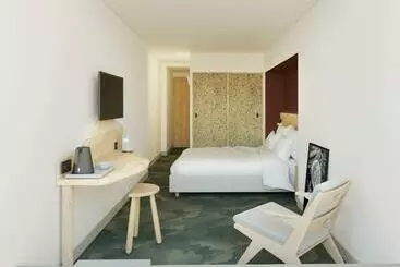 La Cachette, Friendly Hotel