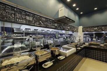 אתר נופש Sunwing Kamala Beach