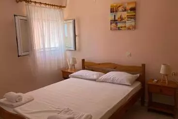 هتل Paradise Studios