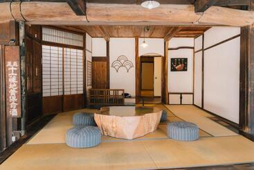 בית מלון כפרי Nipponia Tomo Port Town