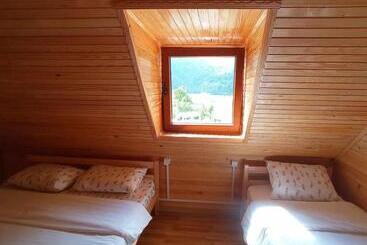 پانسیون Bujtina Albjoni