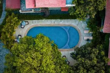 Resort Otel Tree Of Life Vanvilas Riveredge Corbett