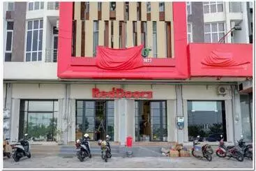 Hotel Reddoorz Plus @ Madukoro Raya Semarang