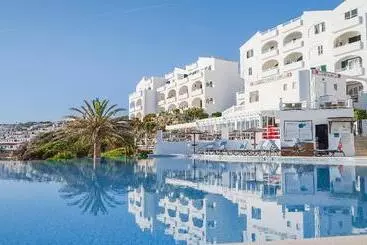 Huoneisto White Sands Beach Club