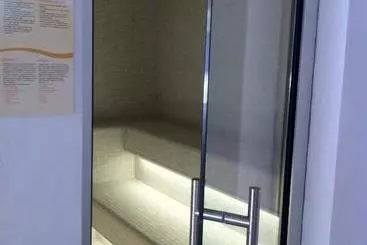 Hotel Crest Alpine Lodge & Spa